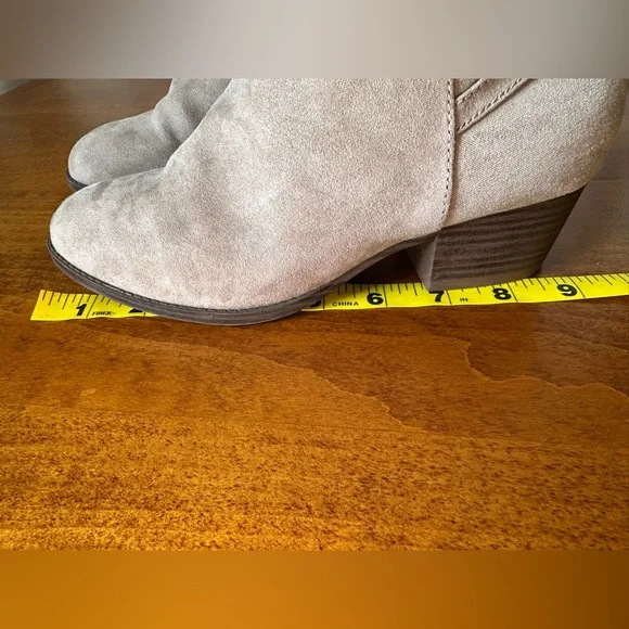 Old Navy•girl’s suede ankle boots•size 3•side zipper•brown/grey/taupe•buckle - Picture 12 of 14